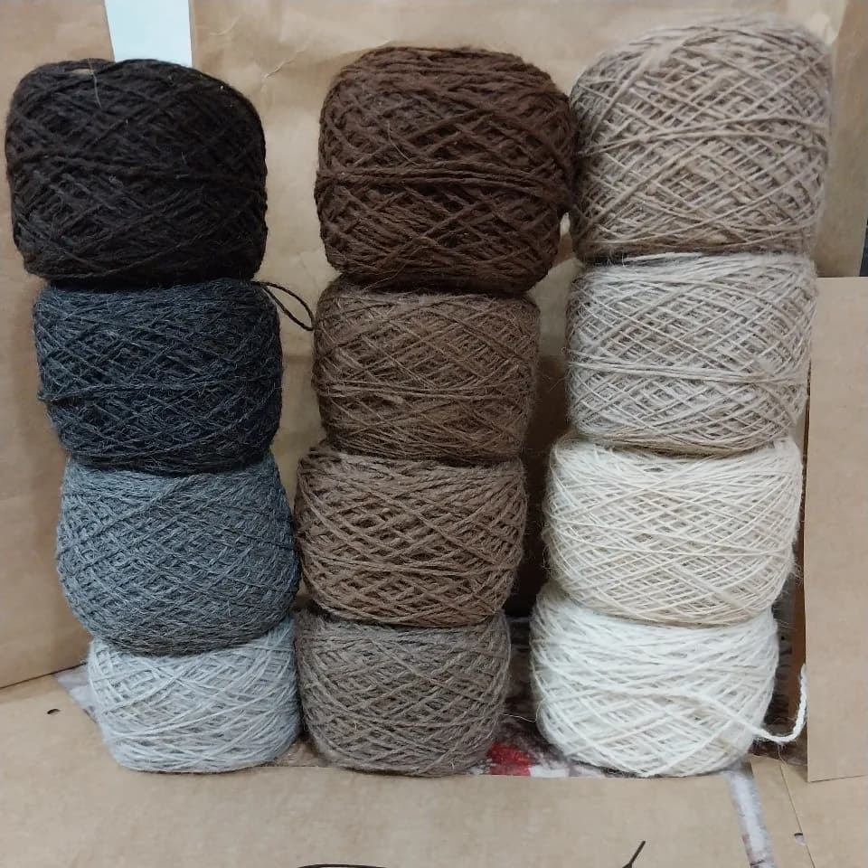 Hilos de llama en colores naturales